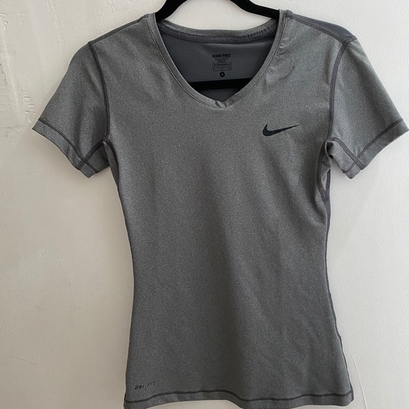 Nike Pro Grey Tshirt - Picture 1 of 2